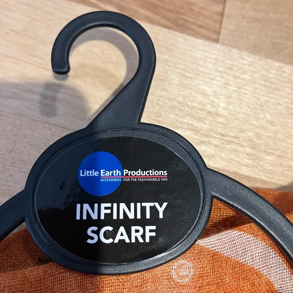 The University of Texas Longhorn Infiniti scarf new with tags - Picture 3 of 4